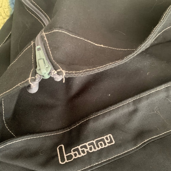 Local 90’s brand Laramy knee length skirt! - Picture 3 of 4